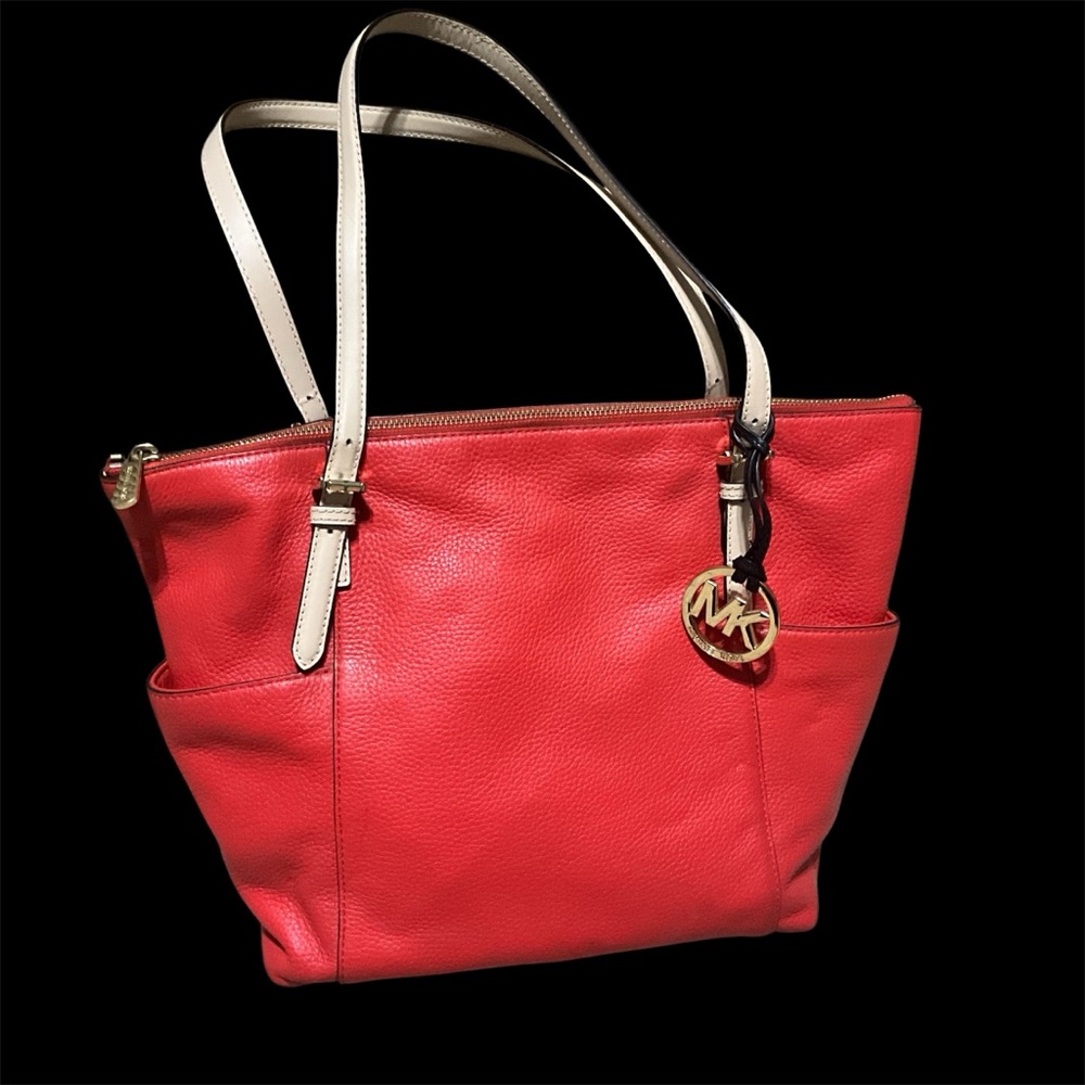 Michael Kors Red Tote Bag Zipper,shoulder.